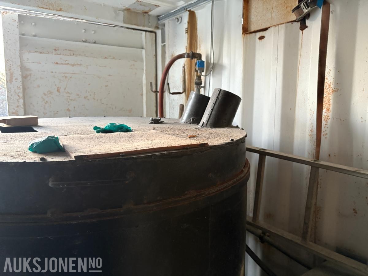 Blandeverk / Gyseanlegg m/ 2 stk. 20’ containere, silo og utstyr