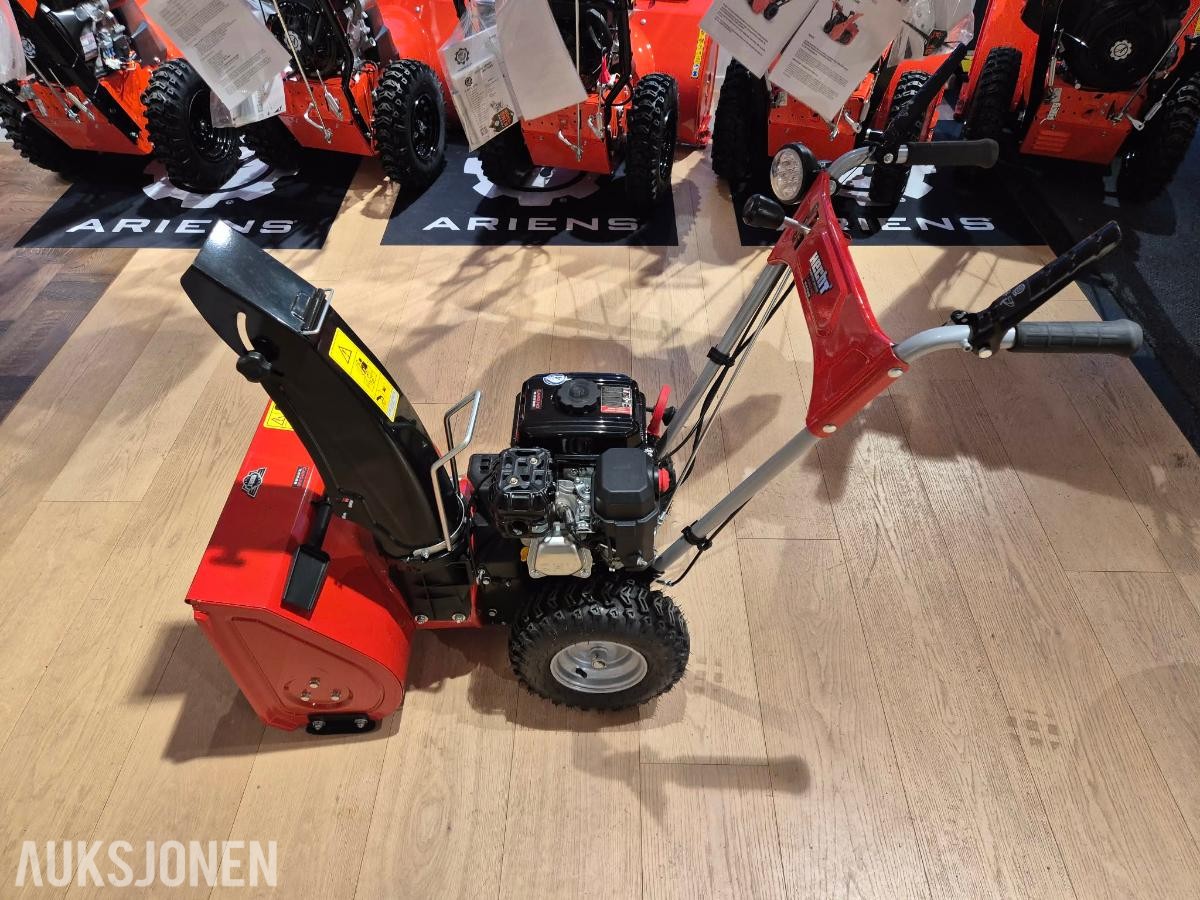 2025 Hecht 9555 SE snøfreser
