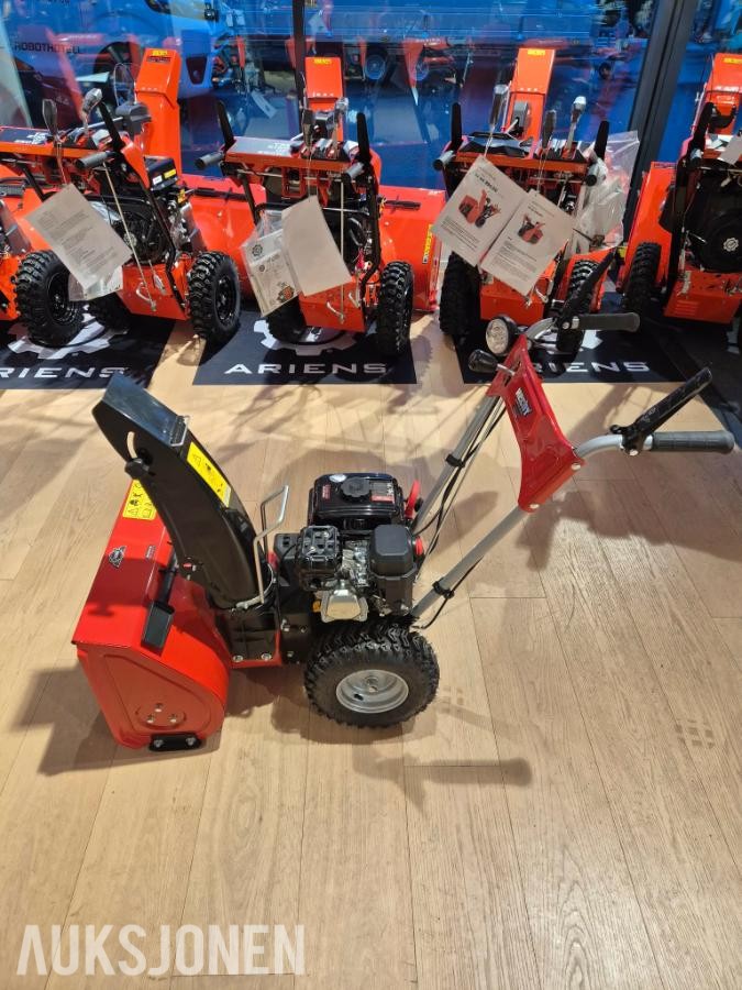 2025 Hecht 9555 SE snøfreser