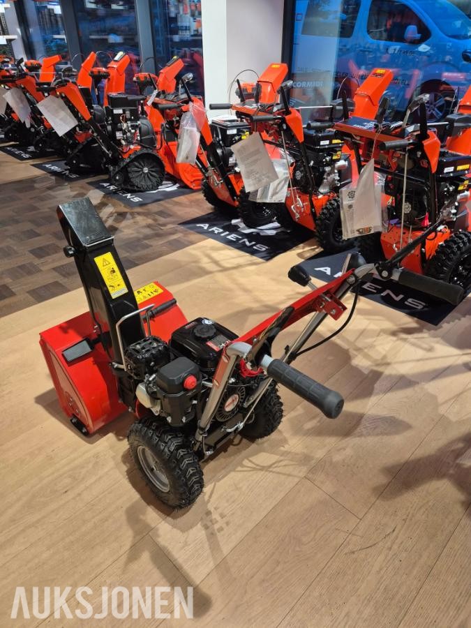 2025 Hecht 9555 SE snøfreser