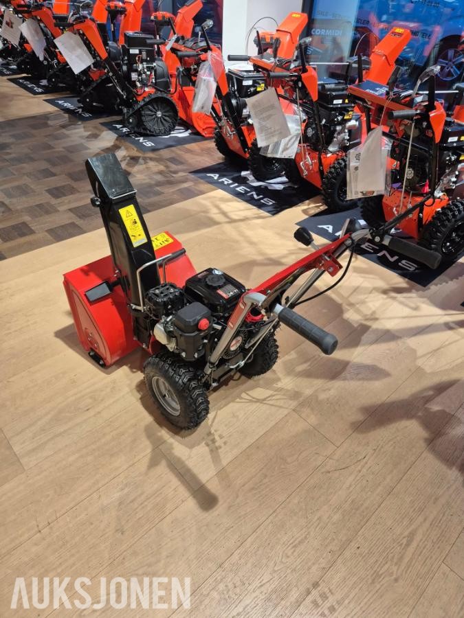 2025 Hecht 9555 SE snøfreser