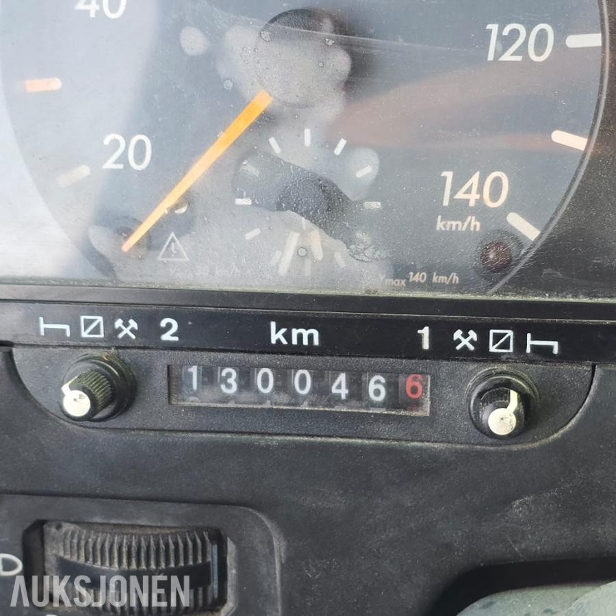 2003 Mercedes-Benz 815D 37 VN - med sertifisert kran