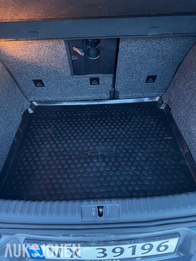 2014 Volkswagen Tiguan 2.0 diesel 110hk cruisekontroll hengerfeste kupevarmer