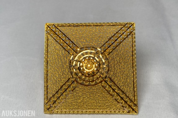 TOLLAUKSJON - Ring i 18k gull