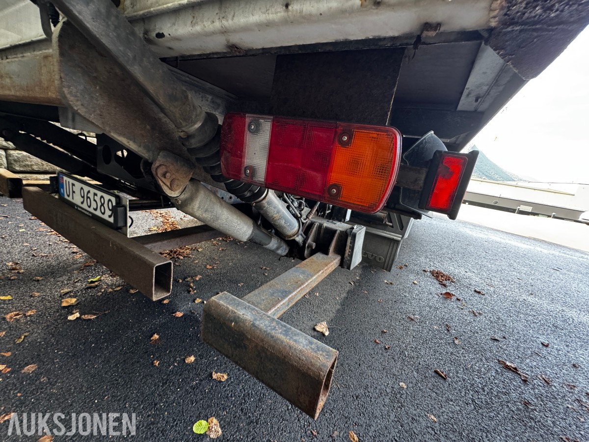 2008 Mercedes-Benz 818L - Skapbil med bakløft og fjernstyring av bakløft - 3 seter - EU godkjent