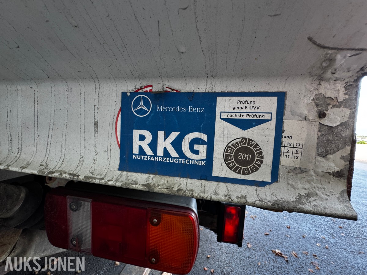 2008 Mercedes-Benz 818L - Skapbil med bakløft og fjernstyring av bakløft - 3 seter - EU godkjent