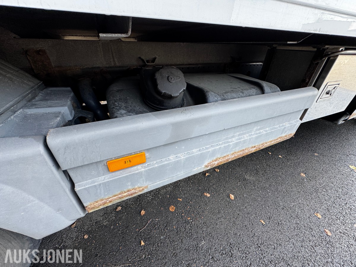 2008 Mercedes-Benz 818L - Skapbil med bakløft og fjernstyring av bakløft - 3 seter - EU godkjent