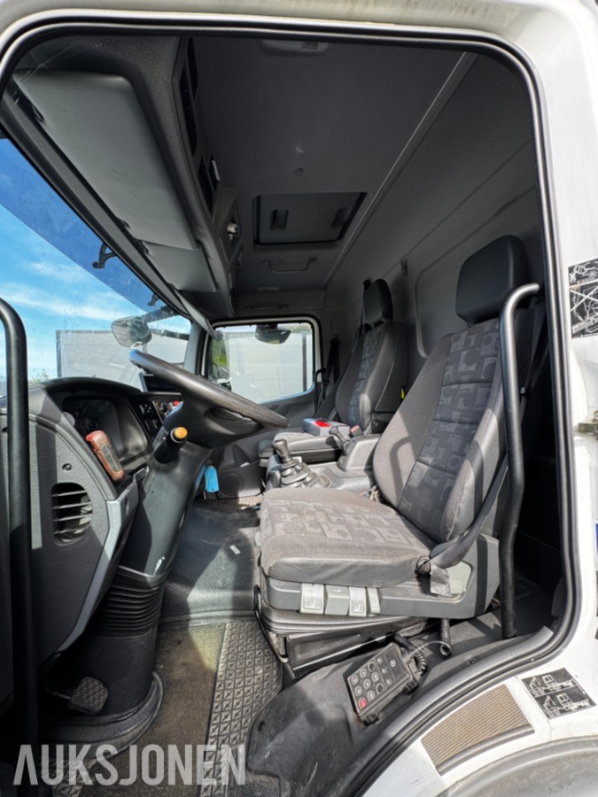 2008 Mercedes-Benz 818L - Skapbil med bakløft og fjernstyring av bakløft - 3 seter - EU godkjent