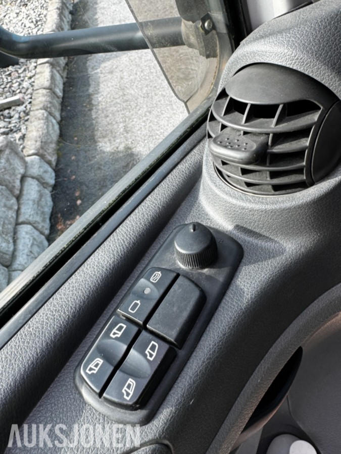 2008 Mercedes-Benz 818L - Skapbil med bakløft og fjernstyring av bakløft - 3 seter - EU godkjent
