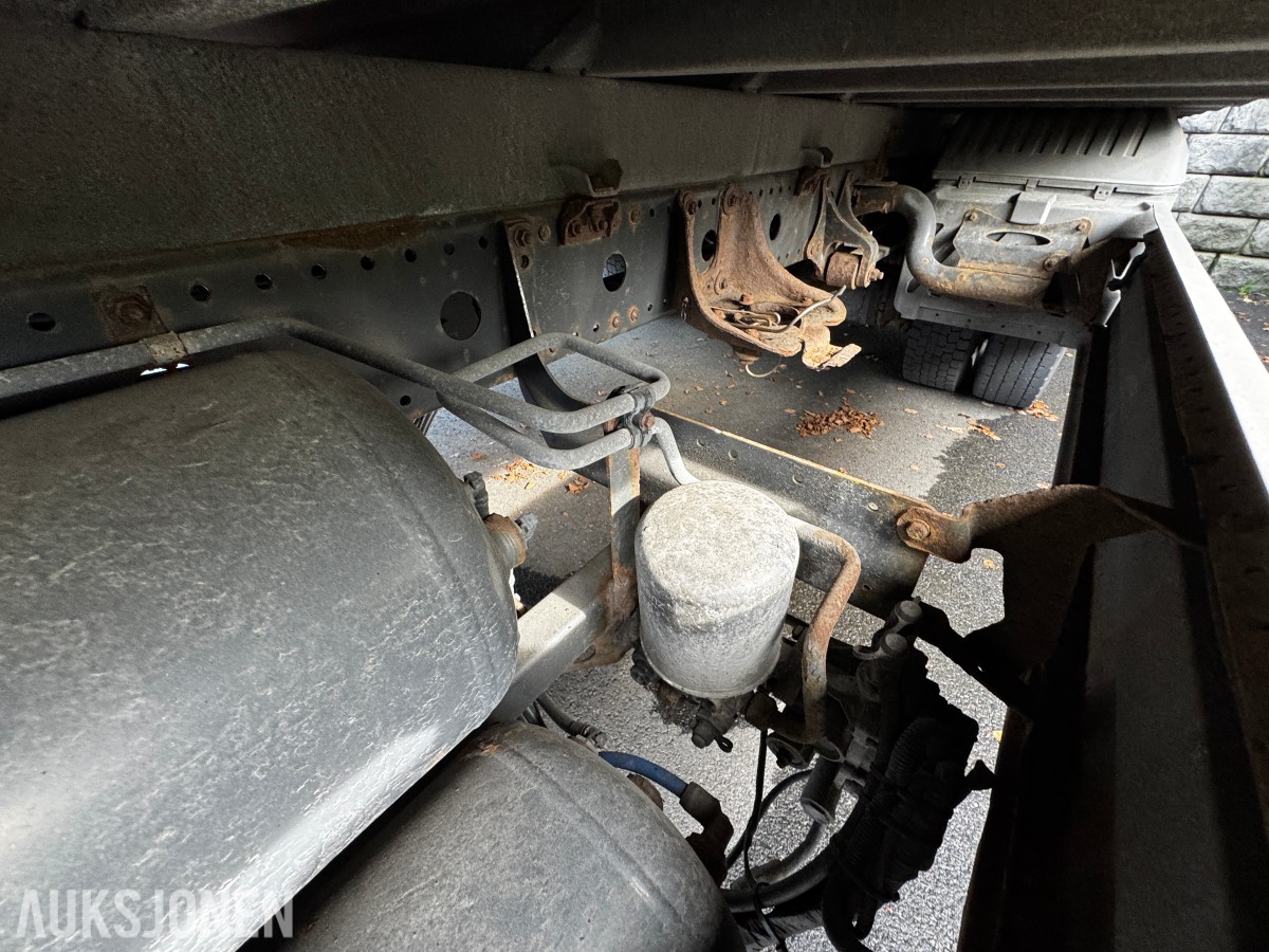 2008 Mercedes-Benz 818L - Skapbil med bakløft og fjernstyring av bakløft - 3 seter - EU godkjent
