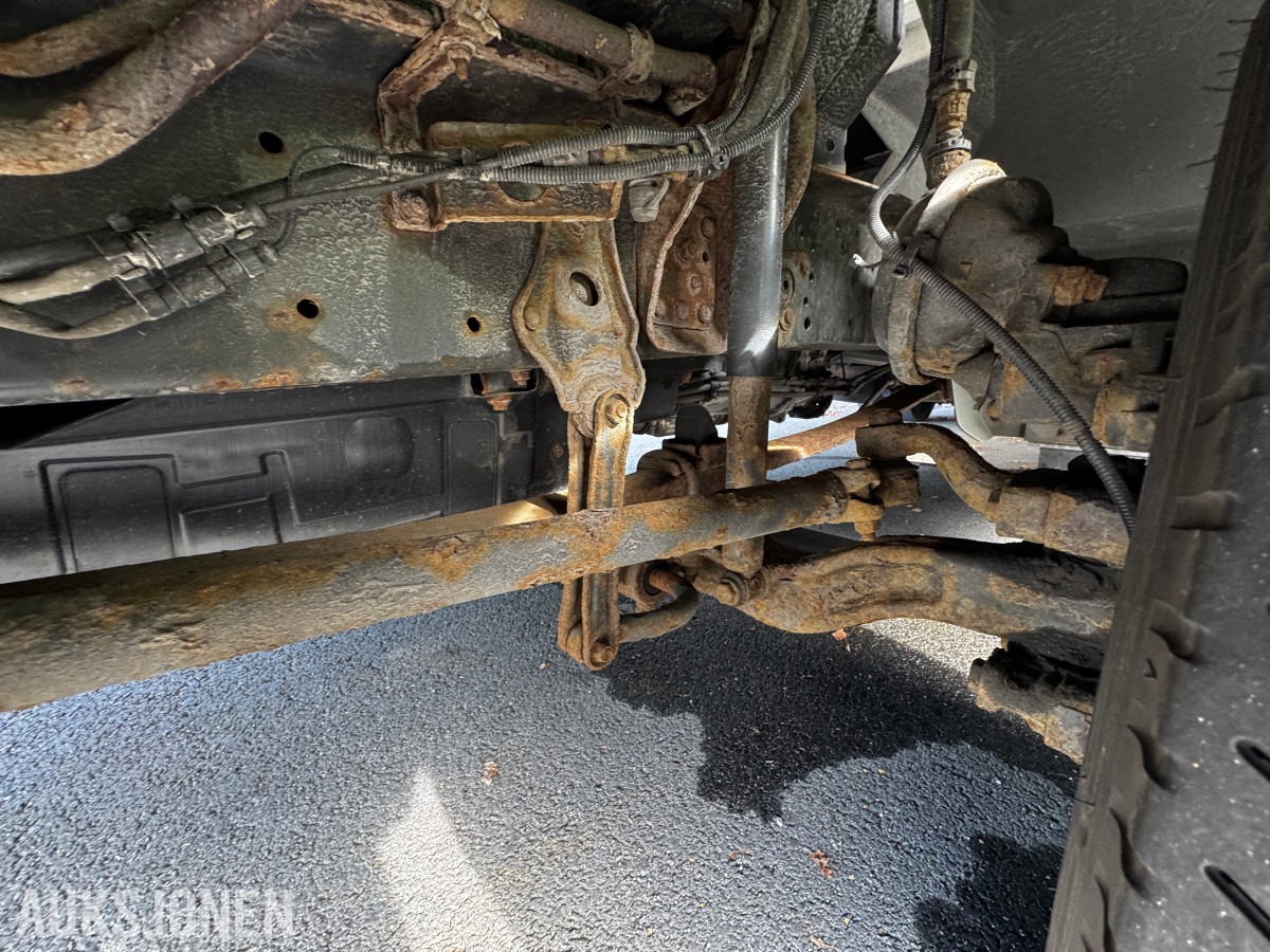 2008 Mercedes-Benz 818L - Skapbil med bakløft og fjernstyring av bakløft - 3 seter - EU godkjent