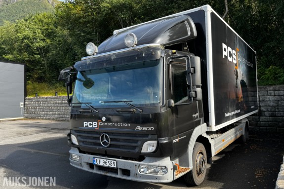 2008 Mercedes-Benz 818L - Skapbil med bakløft og fjernstyring av bakløft - 3 seter - EU godkjent