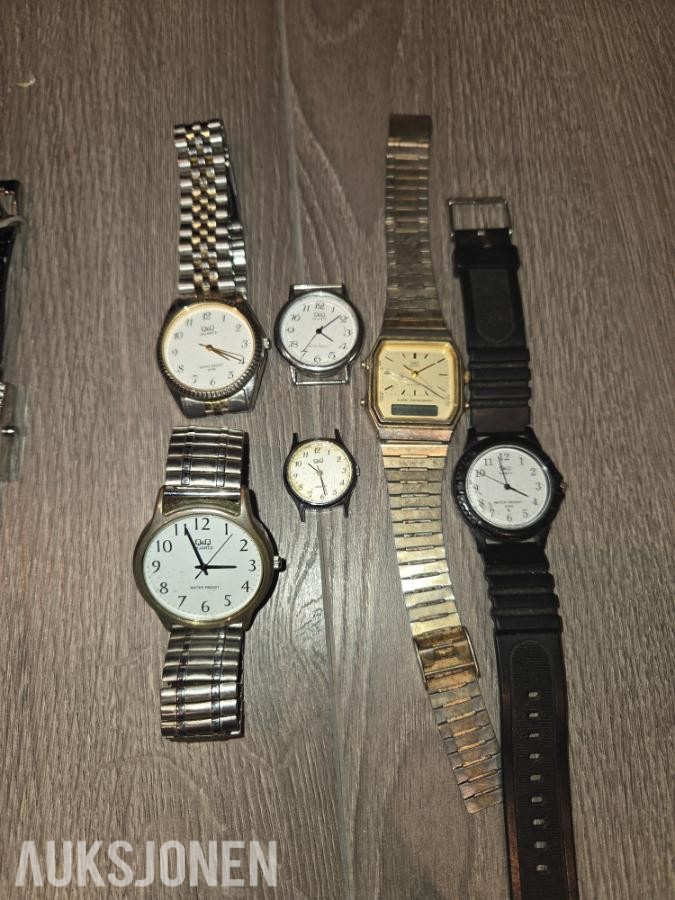 Lott med diverse klokker 