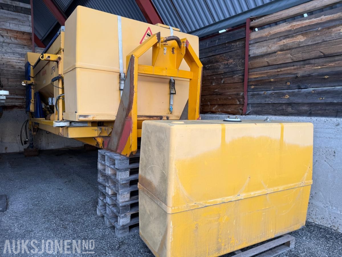 2012 Falköping C-7 LTFV Mixer Fastsandspreder på krokramme