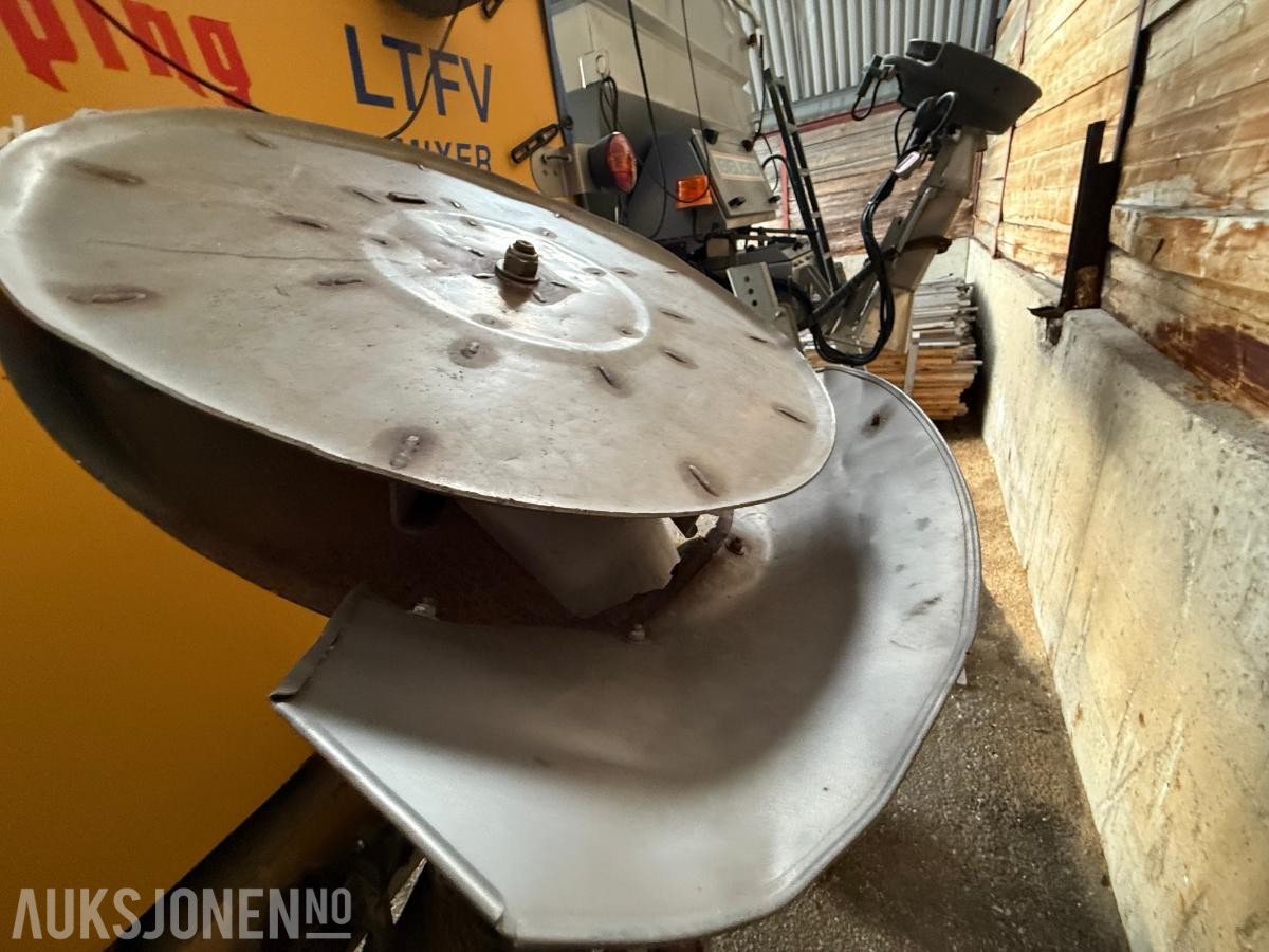 2012 Falköping C-7 LTFV Mixer Fastsandspreder på krokramme