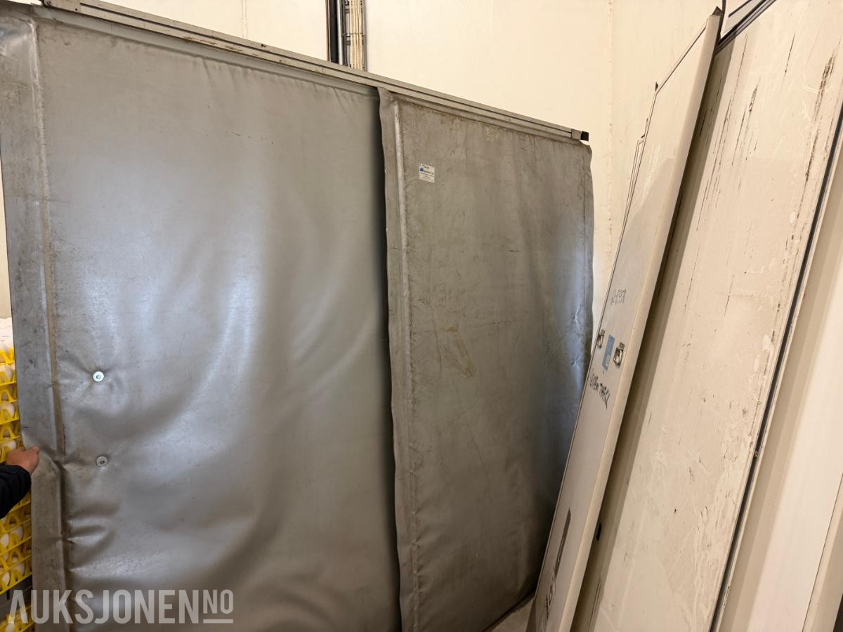 Skyvbar thermovegg 240 cm – isolert skillevegg til lastebil / skap