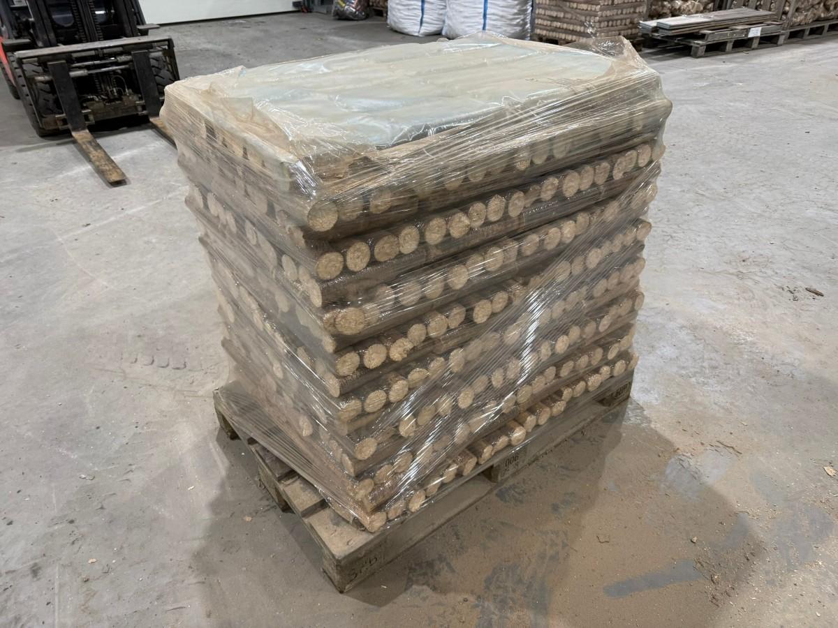 Parti med 50 paller fyringsbriketter – ca. 31,5 tonn