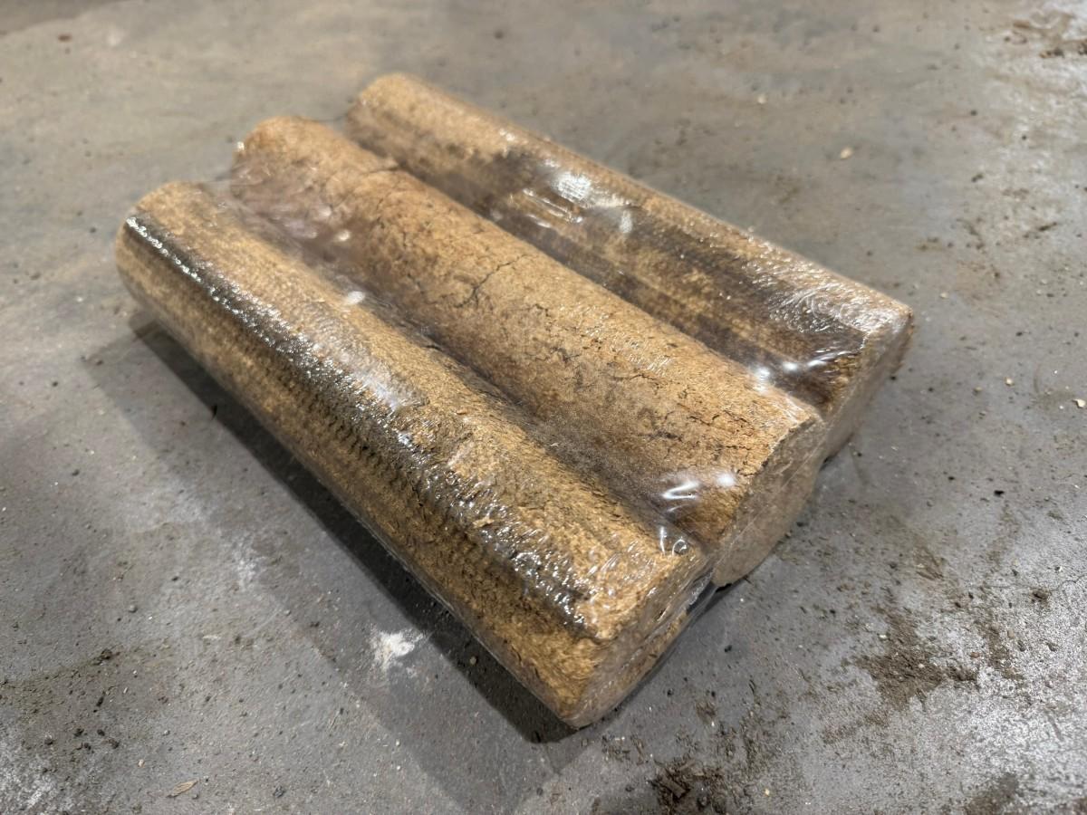 Parti med 50 paller fyringsbriketter – ca. 31,5 tonn