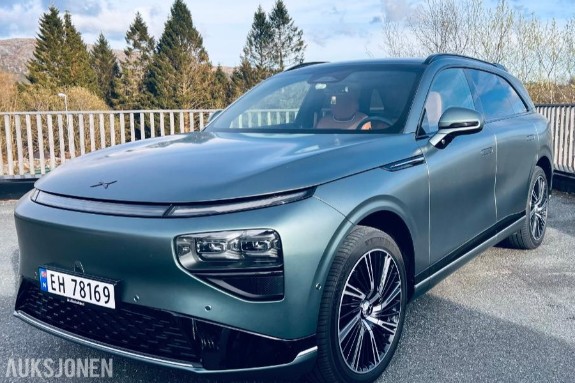 2024 XPeng G9, LR 4WD 551hk, Automat, Cruisekontroll, Hengerfeste, Skinninteriør, S+V dekk , 50000km