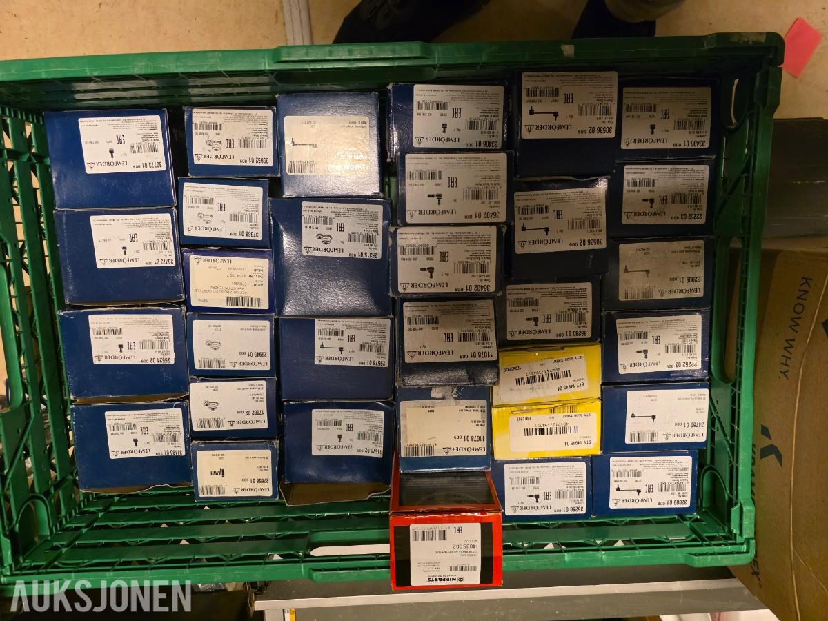 Diverse Bildeler. Samling av diverse bildeler