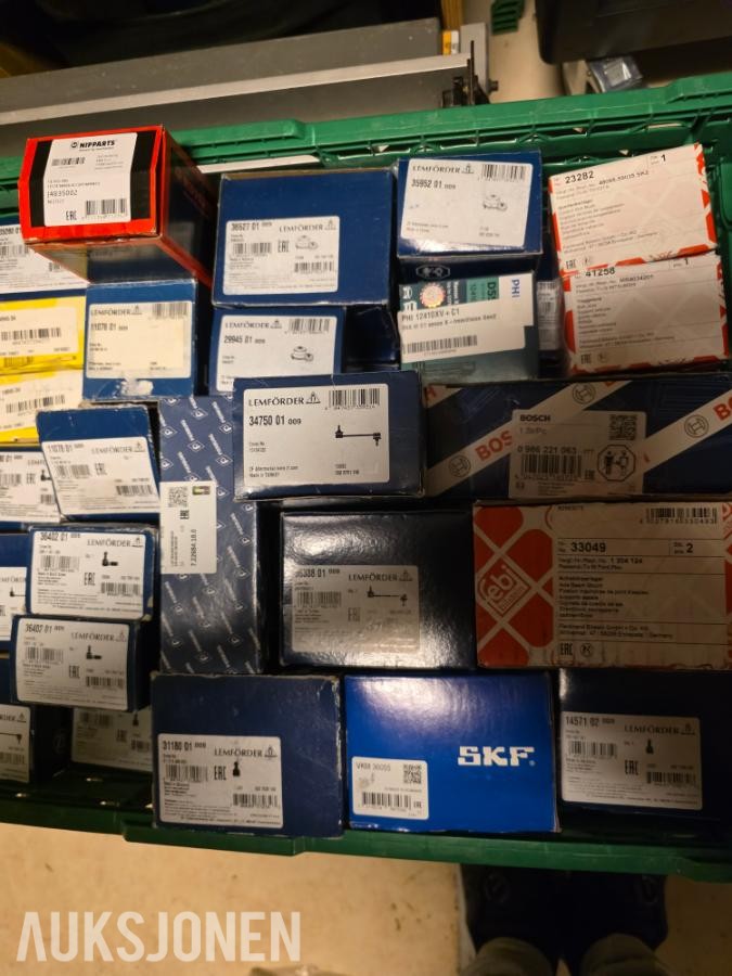 Diverse Bildeler. Samling av diverse bildeler