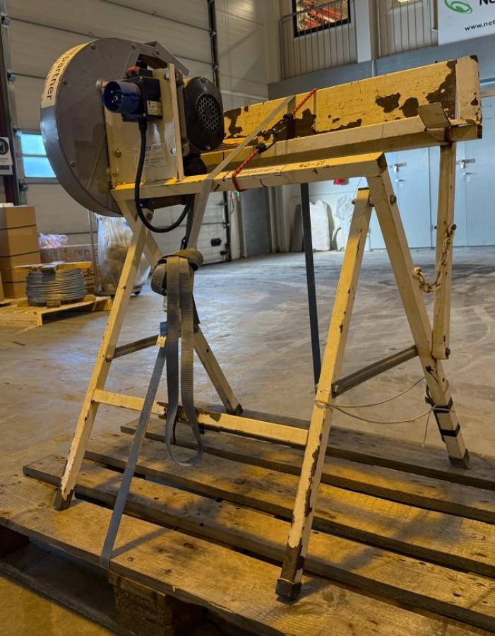 Tysse 400 B/1kapp-/metallsag på stativ