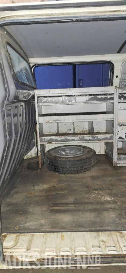 2003 Toyota HiAce 2.5-102 D 4WD