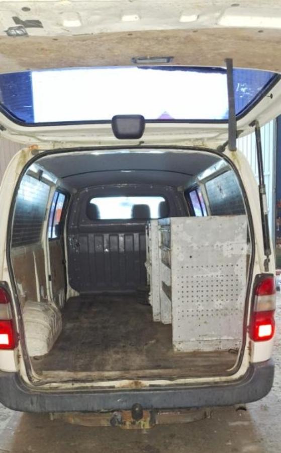 2003 Toyota HiAce 2.5-102 D 4WD