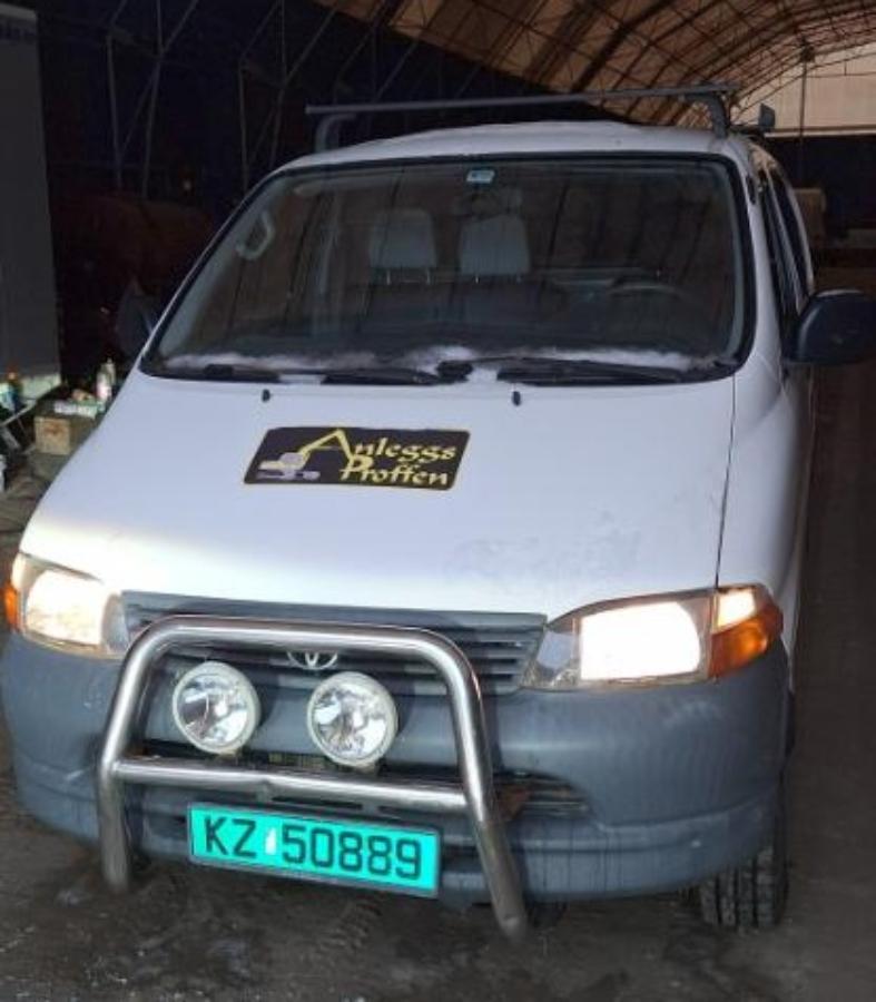 2003 Toyota HiAce 2.5-102 D 4WD