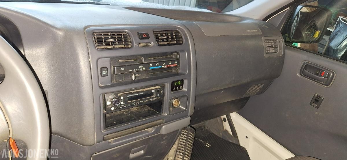 2003 Toyota HiAce 2.5-102 D 4WD