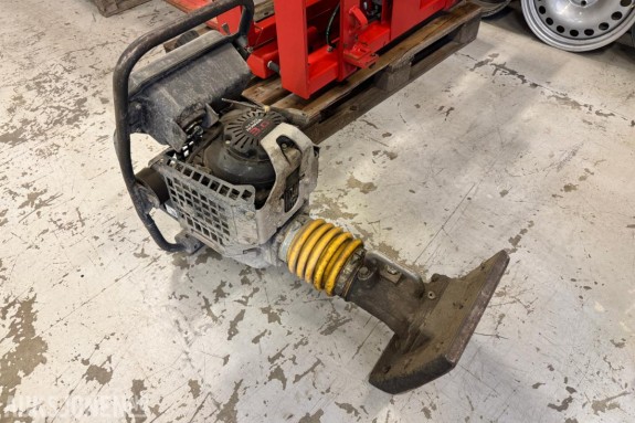 2004 Bomag BT 60/4 stamper