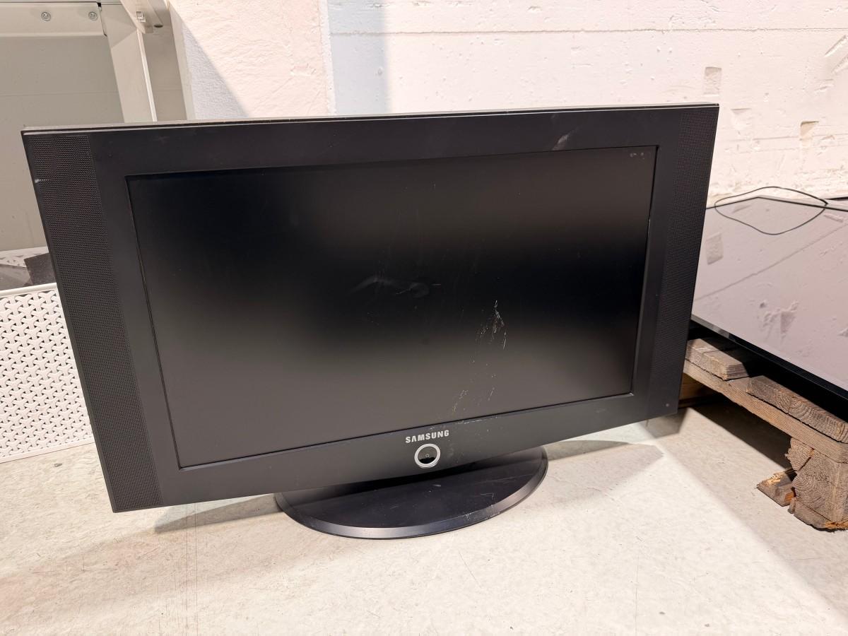 TV-er, Philips Professional TV, Finlux, Samsung og TV-/satellittutstyr