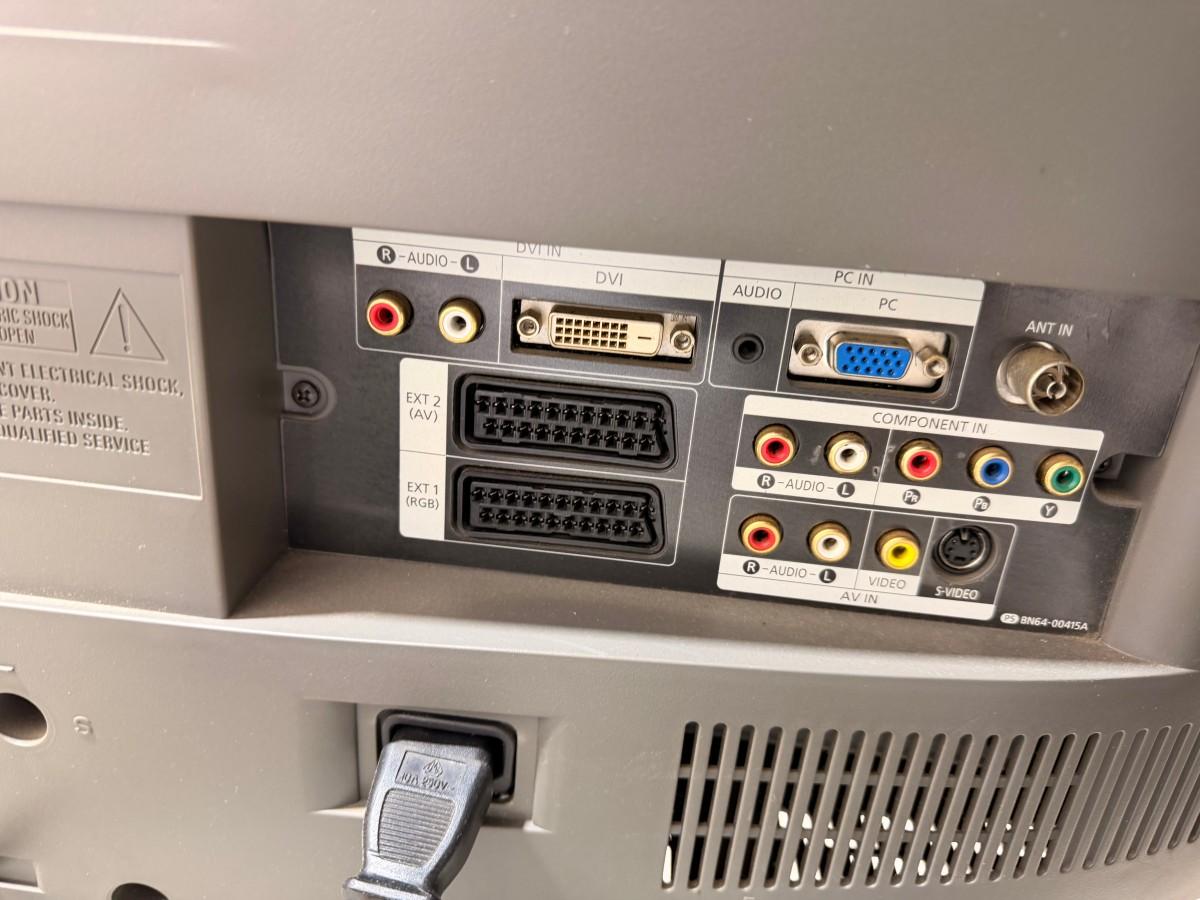 TV-er, Philips Professional TV, Finlux, Samsung og TV-/satellittutstyr