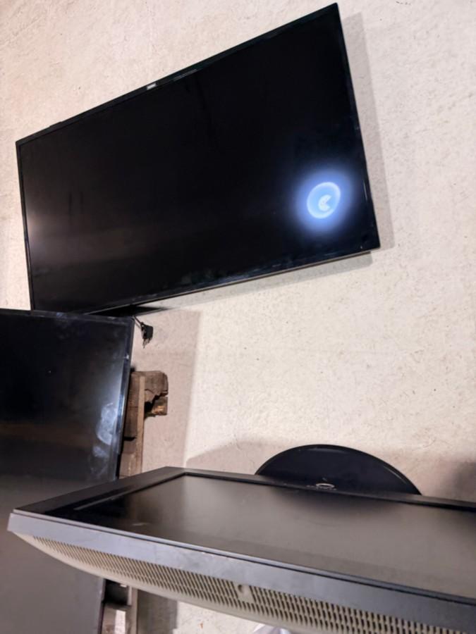 TV-er, Philips Professional TV, Finlux, Samsung og TV-/satellittutstyr