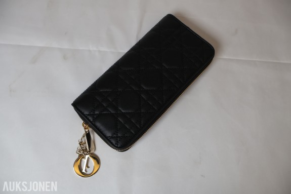 TOLLAUKSJON - Lady Dior Voyageur Wallet - Black Cannage Lambskin