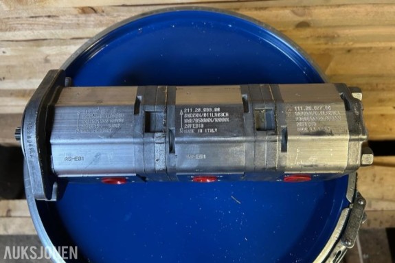 2019 Danfoss Hydraulikkpumpe1 7 + 11 + 6 cm³