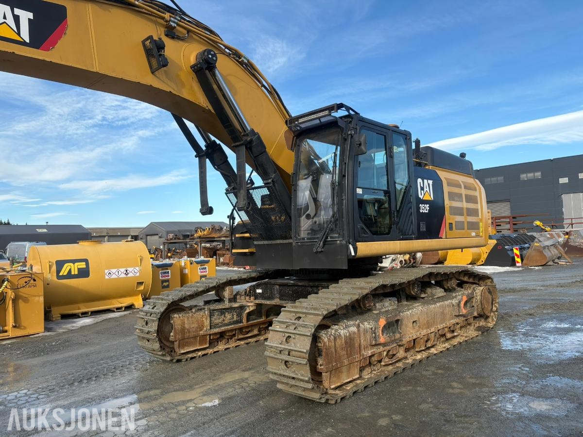 2018 Cat 352FL gravemaskin