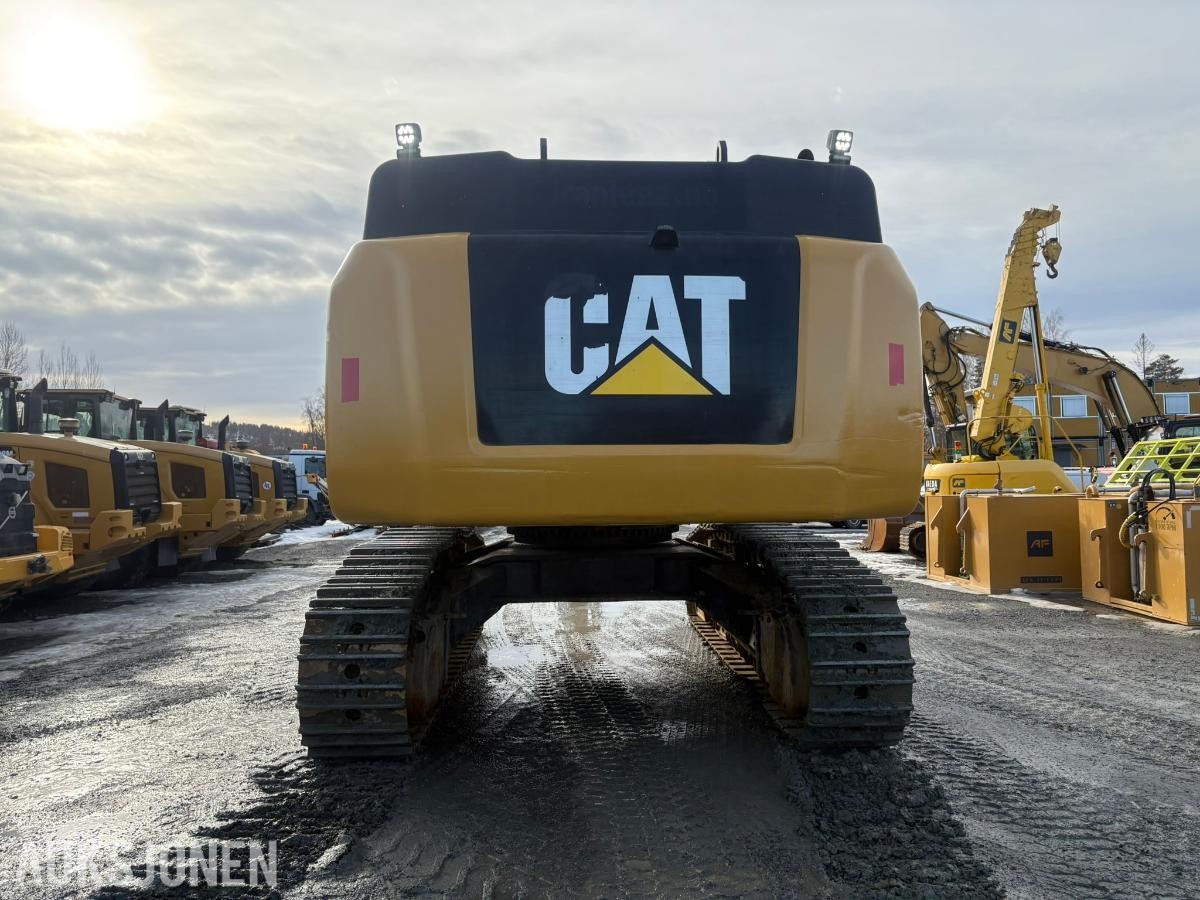 2018 Cat 352FL gravemaskin