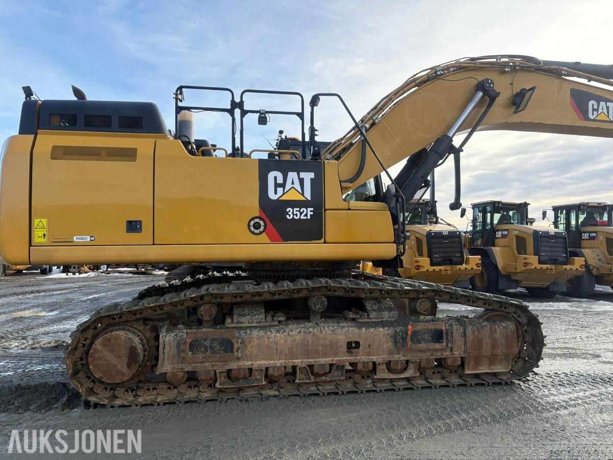 2018 Cat 352FL gravemaskin
