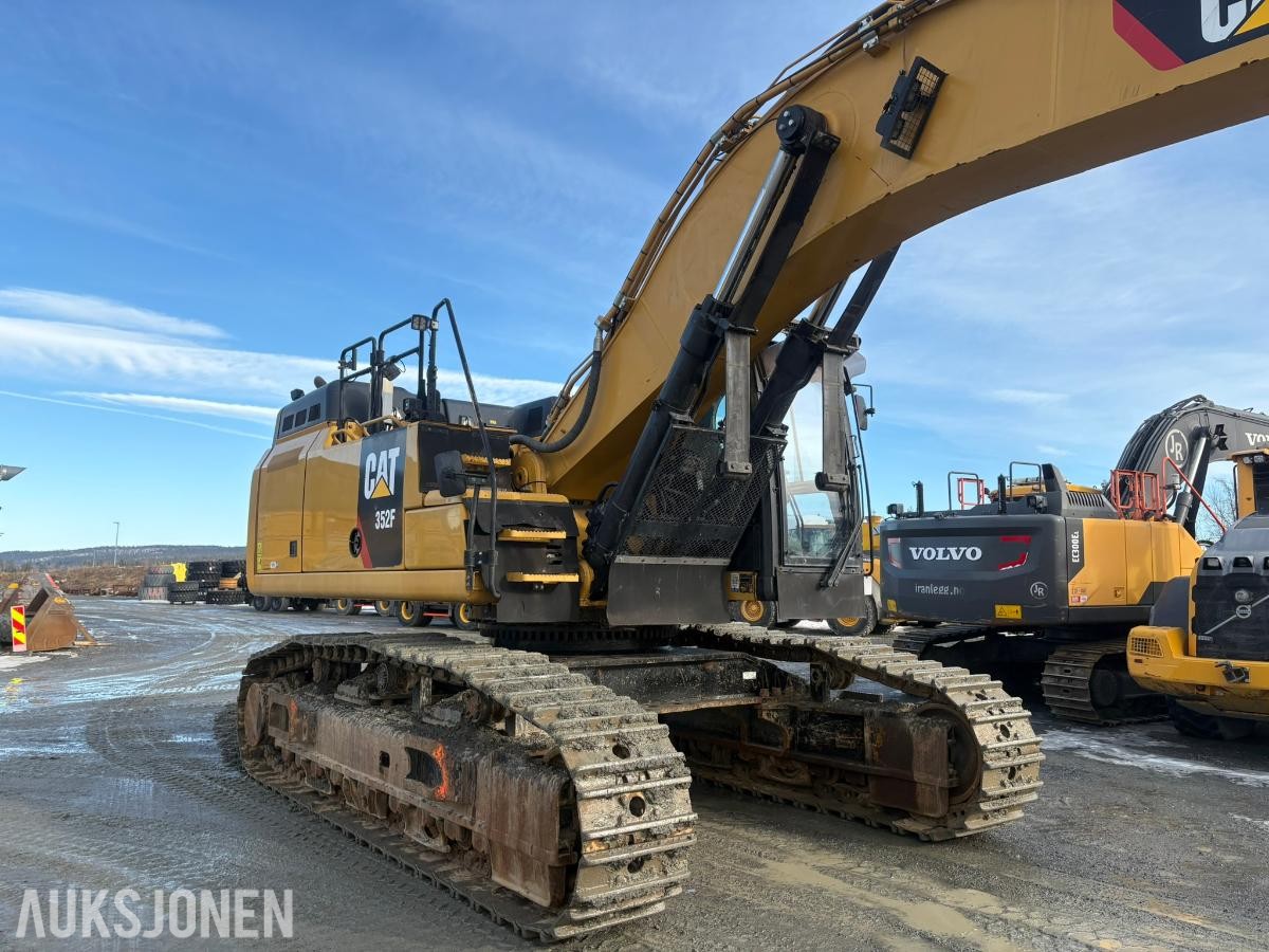 2018 Cat 352FL gravemaskin