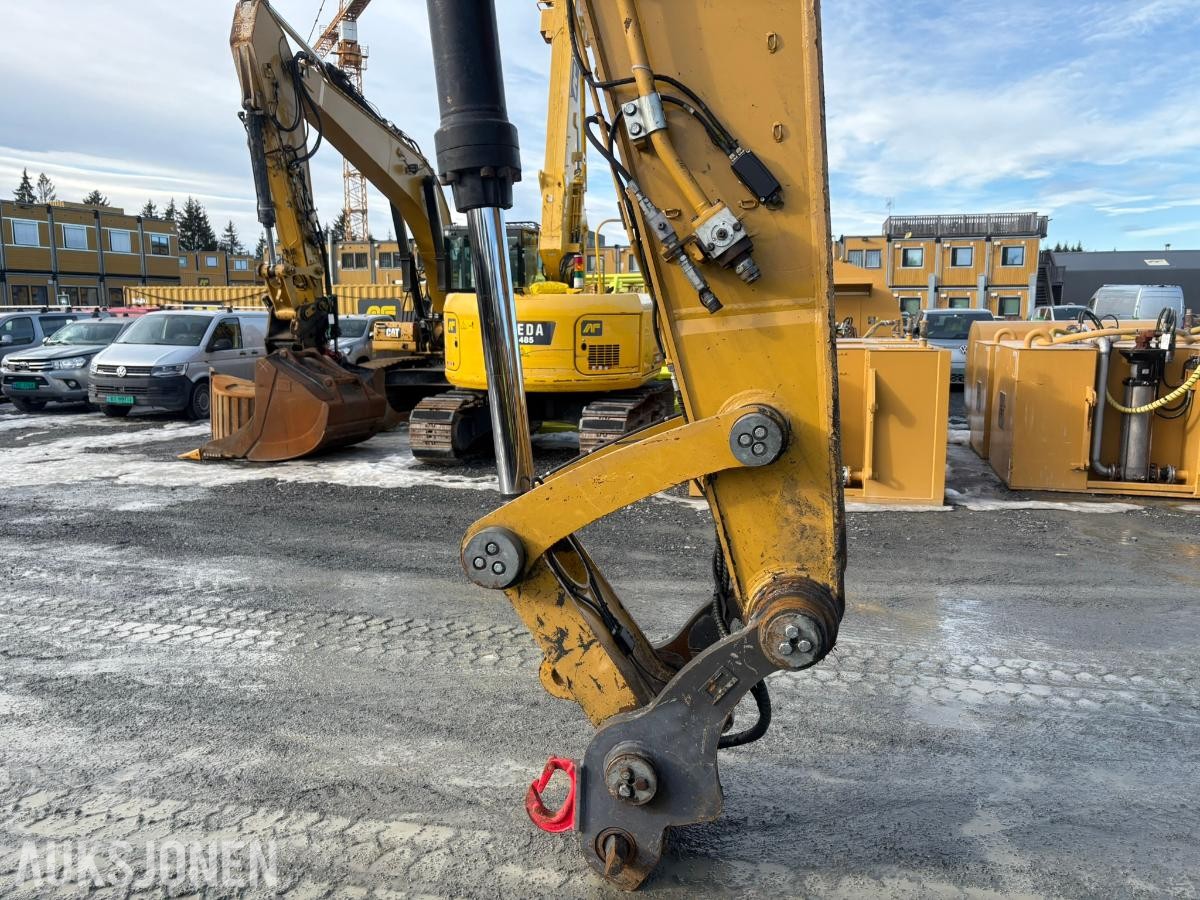 2018 Cat 352FL gravemaskin