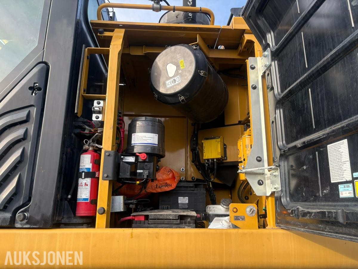 2018 Cat 352FL gravemaskin