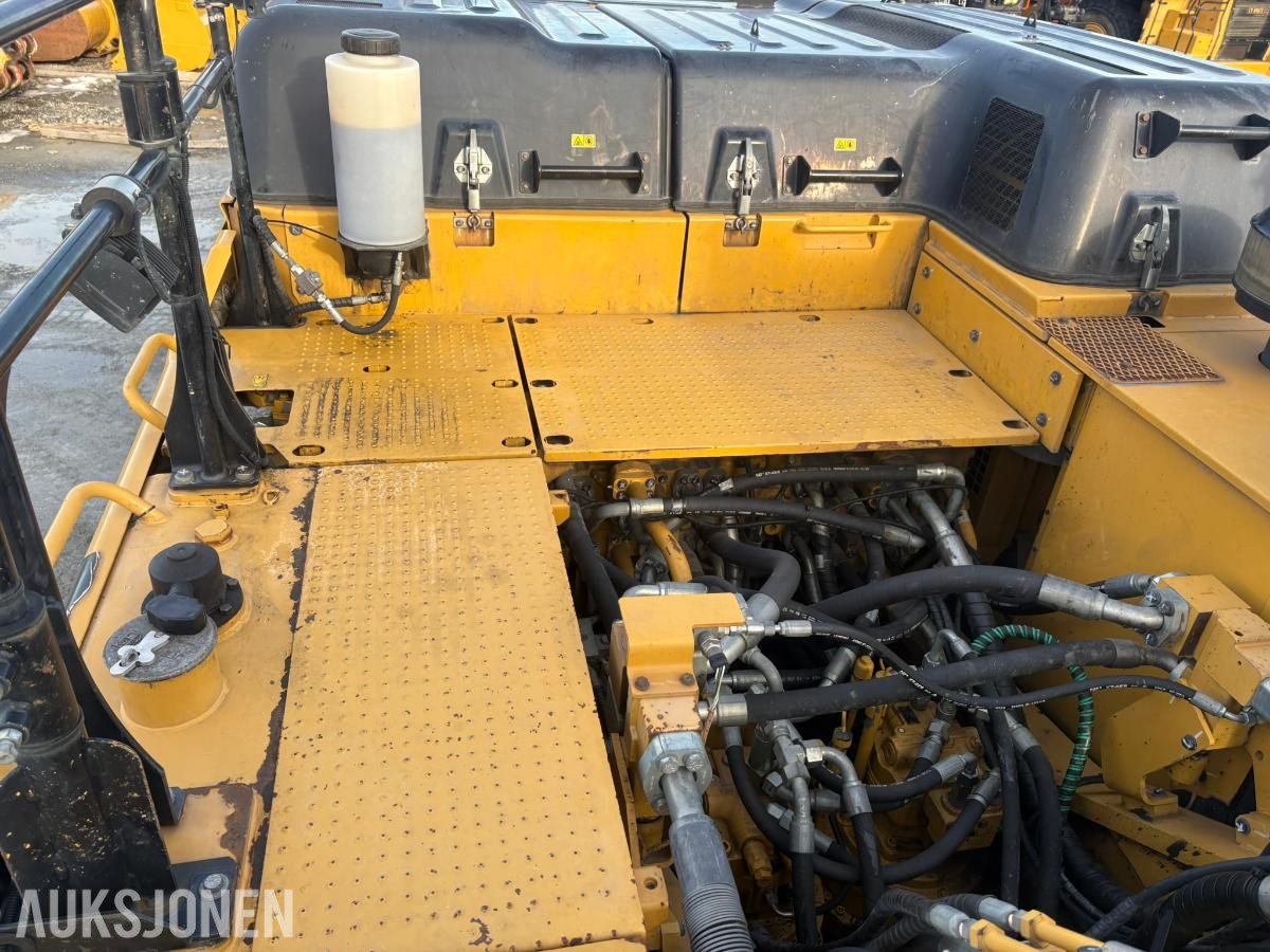 2018 Cat 352FL gravemaskin