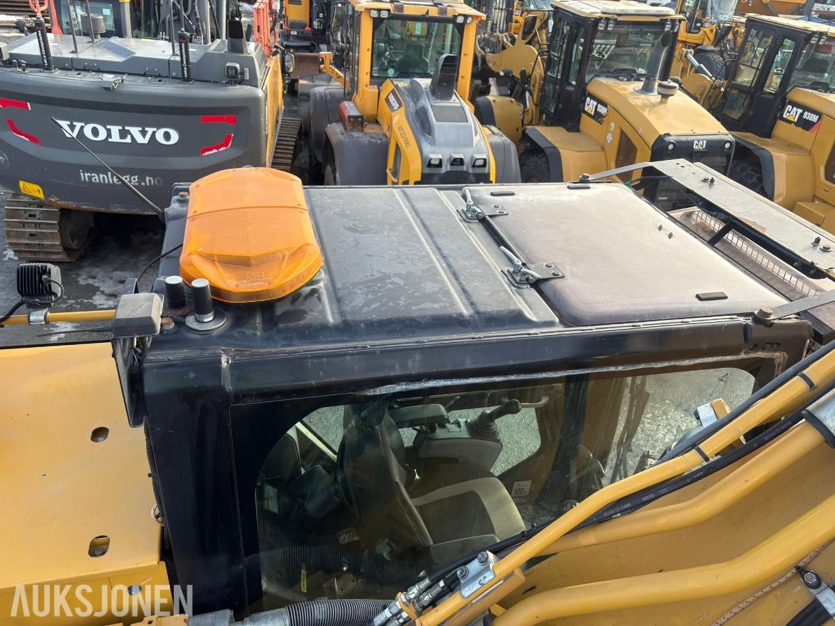 2018 Cat 352FL gravemaskin