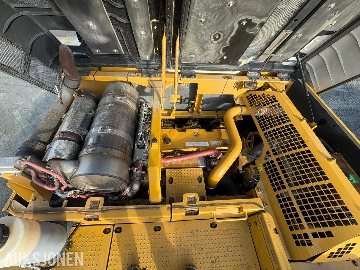 2018 Cat 352FL gravemaskin