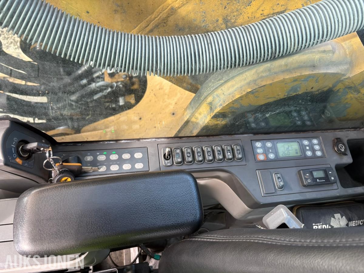 2018 Cat 352FL gravemaskin