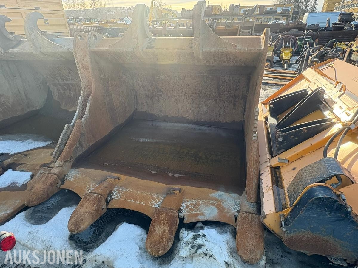 2018 Cat 352FL gravemaskin