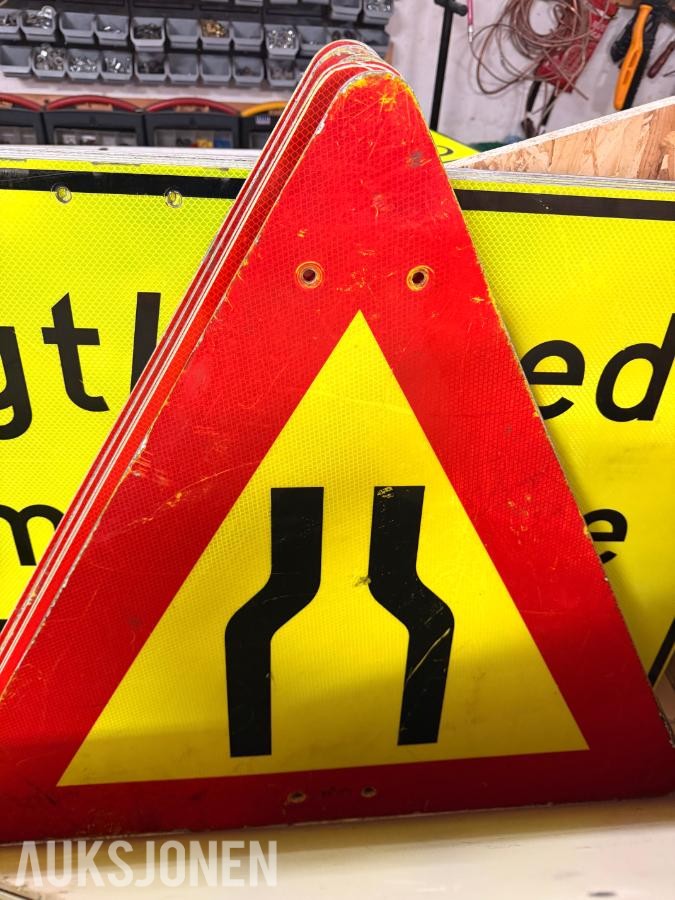 Lager med Vei og anlegg skilt
