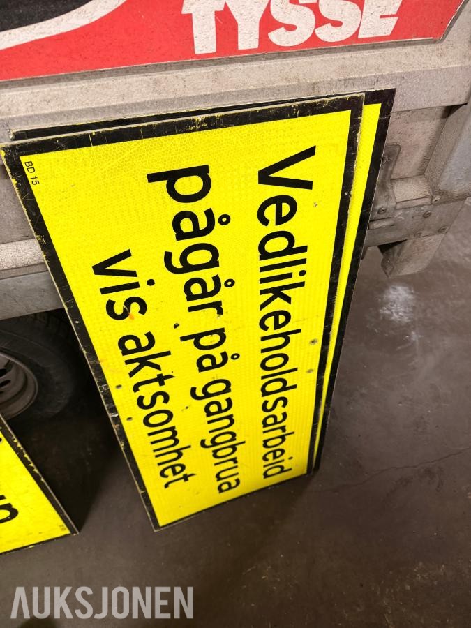Lager med Vei og anlegg skilt