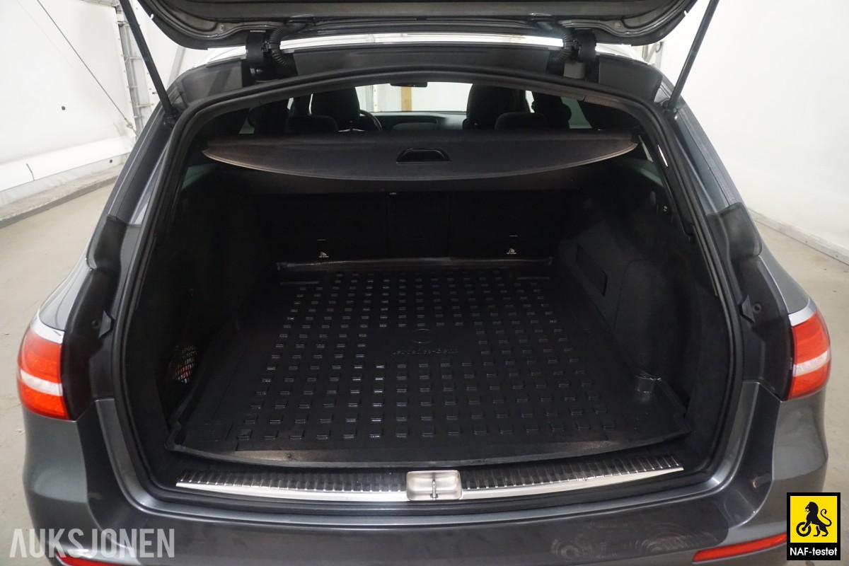2017 Mercedes-Benz E200 AMG 184HK AUTOMAT HENGERFESTE BURMESTER 360-KAMERA PANORAMA HEAD-UP